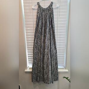 Maxi Dress Emerald Green and Tan Geometric Pattern.